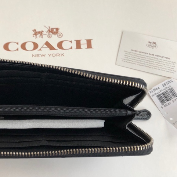 COACH Peyton Signature Wallet - Picture 4 of 6